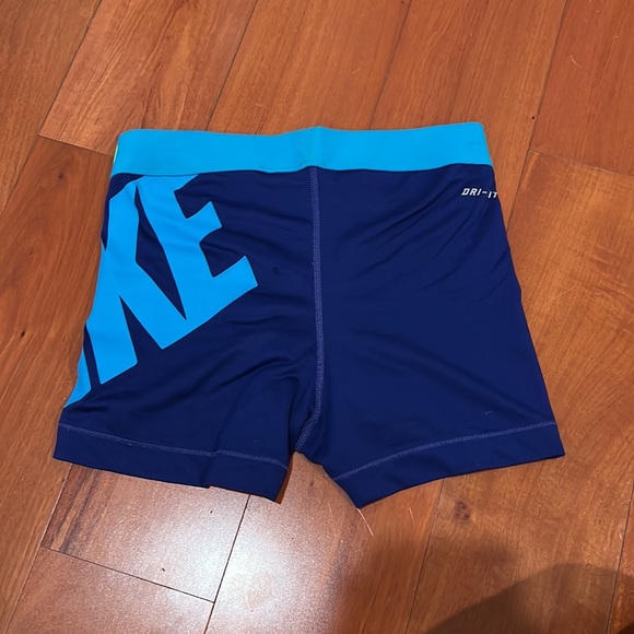 Womens Nike pro shorts, size small, blue - Picture 2 of 4